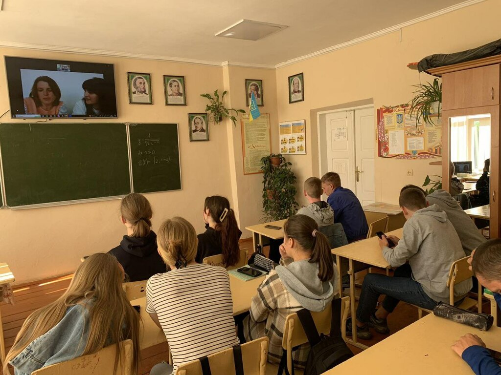 photo_5325723743433121111_y